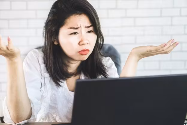 woman-at-computer-desk-rejection (1)